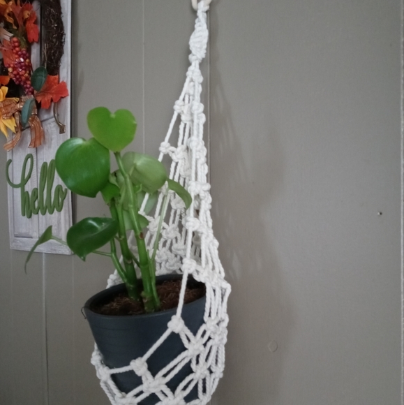 Large Macrame Plant Basket - Picture 2 of 3